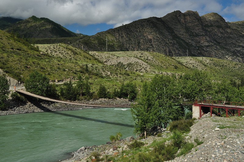 Altaj 2009 - řeka Katuň nad vesnicí Inja 