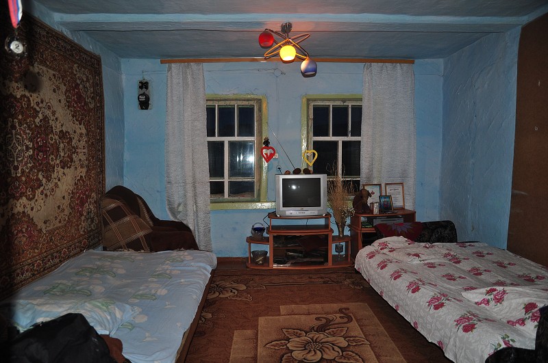 Altaj 2009 - Ulagan - bydleli jsme u  Anatolije v obýváku 