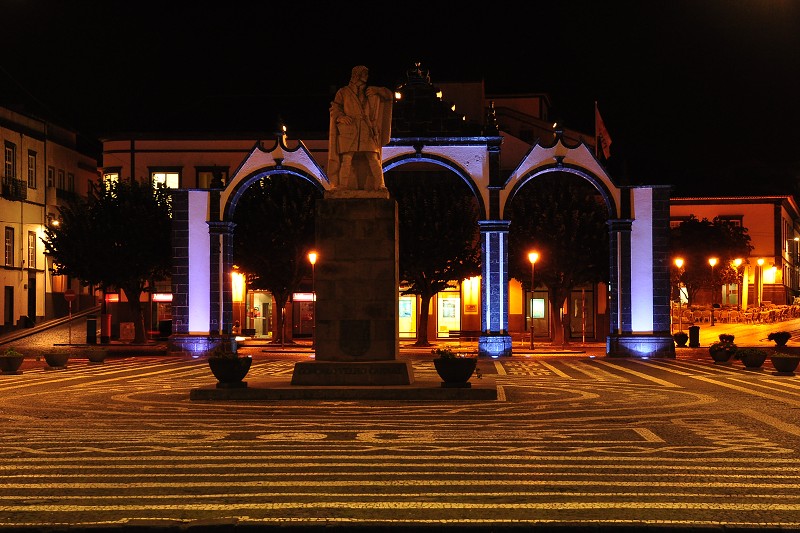 Azory 2013 - noční Ponta Delgada 