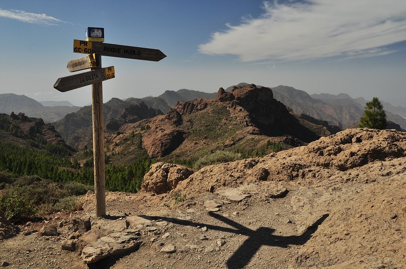 rozcestník pod Roque Nublo 