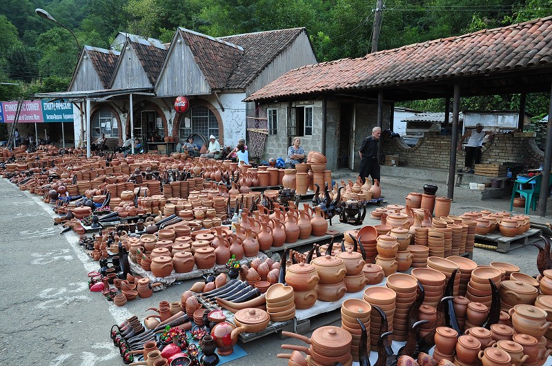 Kavkaz - Gruzie 2012 - hrnčířské trhy u Kharagauli  