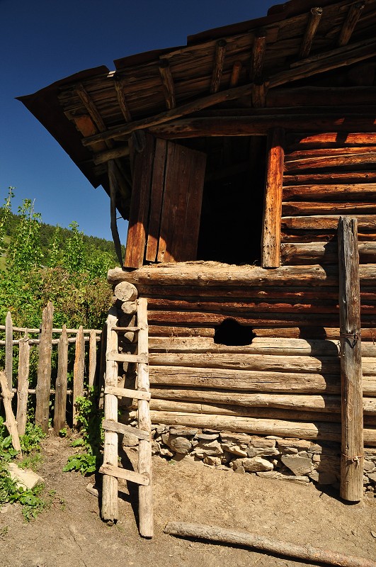 Kavkaz - Gruzie 2012 - samoty nad Lenaši 
