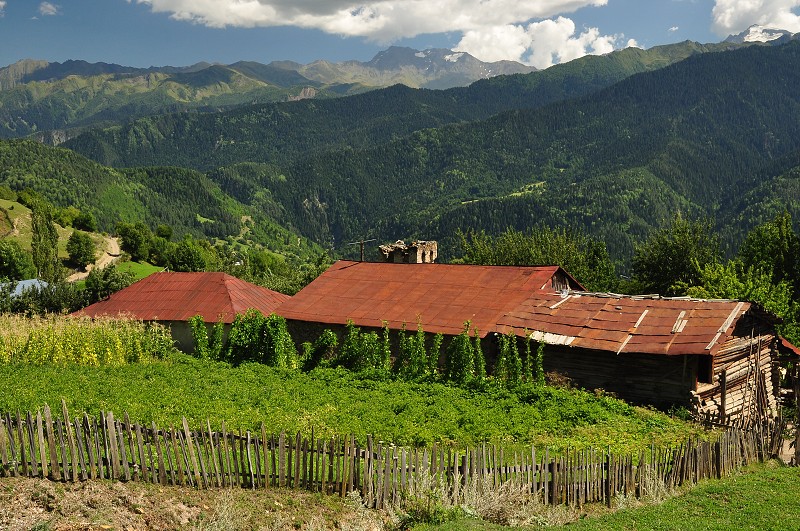 Kavkaz - Gruzie 2012 - samoty nad Lenaši 