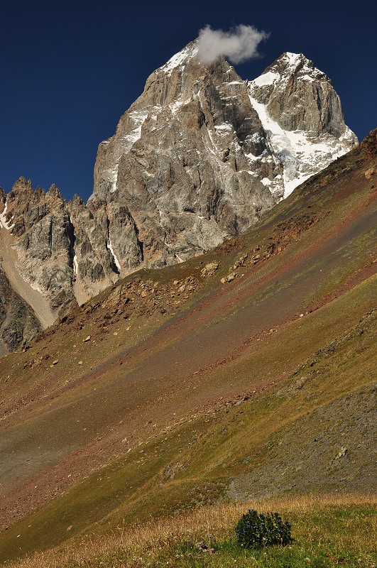 Kavkaz - Gruzie 2012 - Ušba - 4700 m ze sedla Guli/2960m 