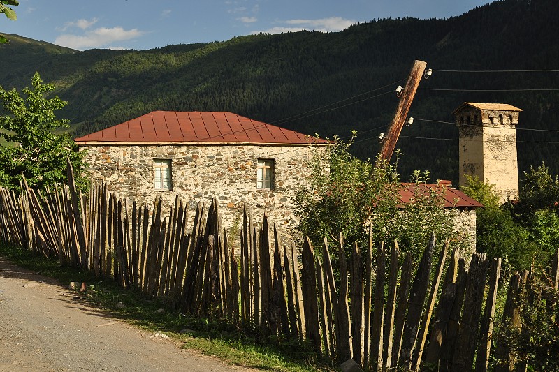 Kavkaz - Gruzie 2012 - Čolaši/1640m, údolí ř. Mulkhura 