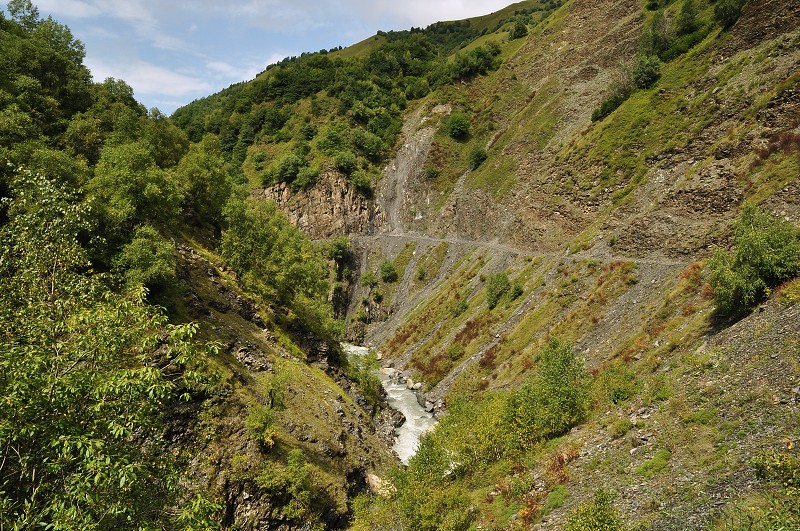 Kavkaz - Gruzie 2012 - silnice do Ušguli 