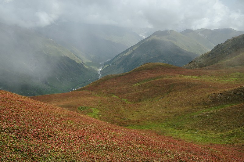 Kavkaz - Gruzie 2012 - z Ušguli/2200 m na Svanetský hřbet 