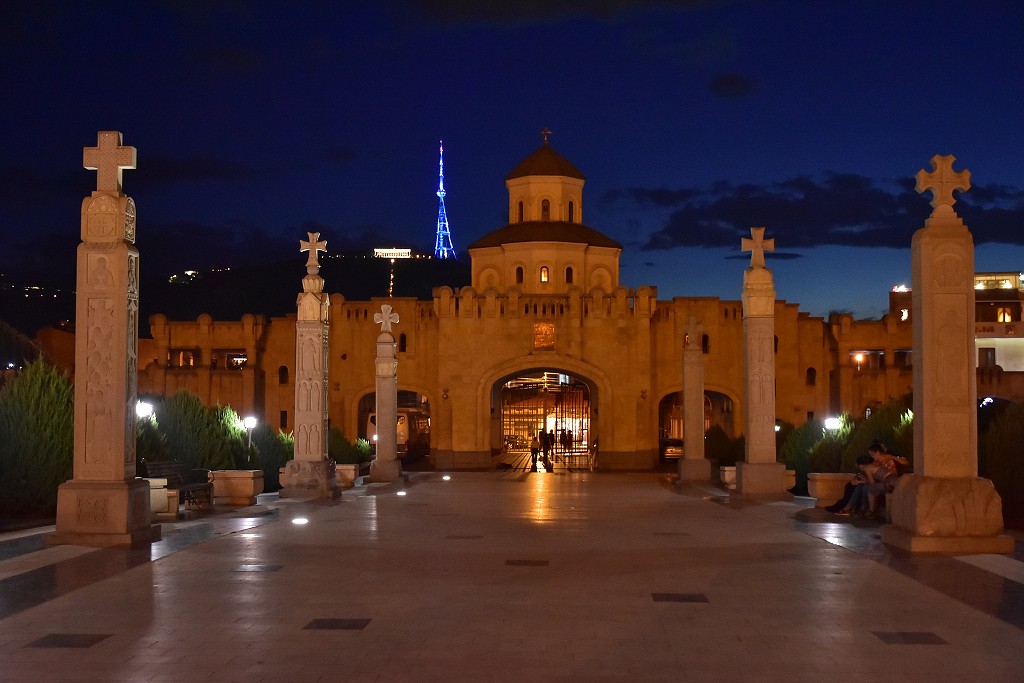 Gruzie - Tbilisi - Katedrála Nejsvětější Trojice 