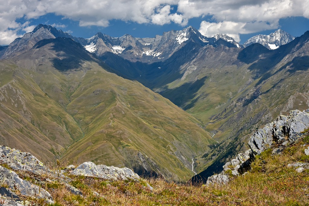 Gruzie - hl. hřeben Kavkazu z hory Sakkhevi 2925 m 