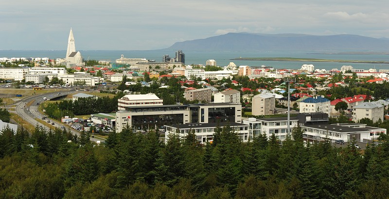 Island 2011 - Reykjavík - pohled z Perlanu na centrum 