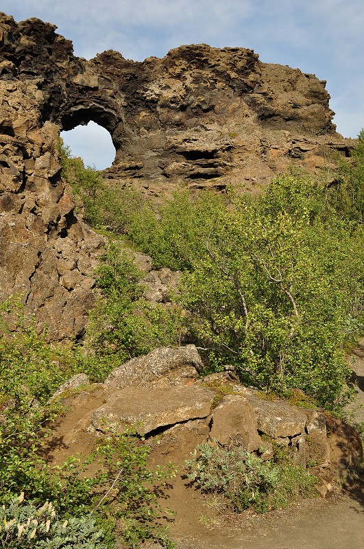 Island 2011 - lávové pole Dimmuborgir, oblast Mývatn 