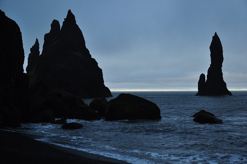 Island 2011 - u skalních jehel Reynisdrangar, Vík 