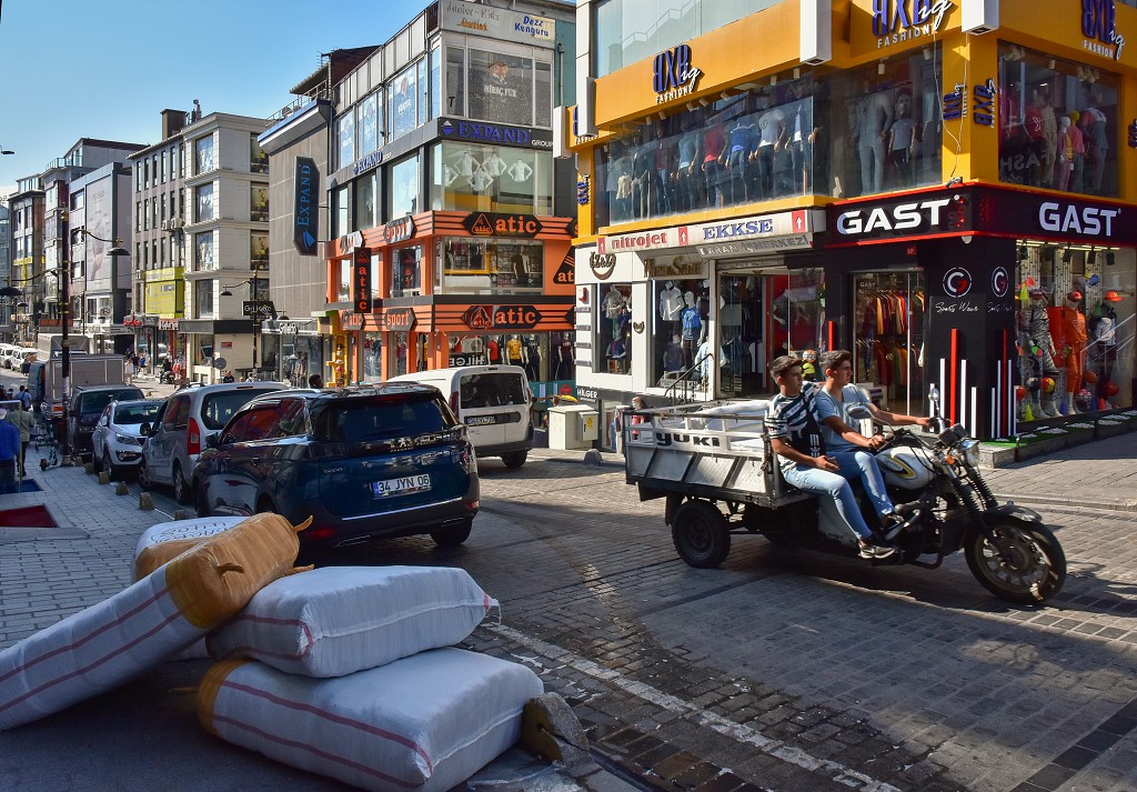 Istanbul - Obchodní ulice ve Starém městě 