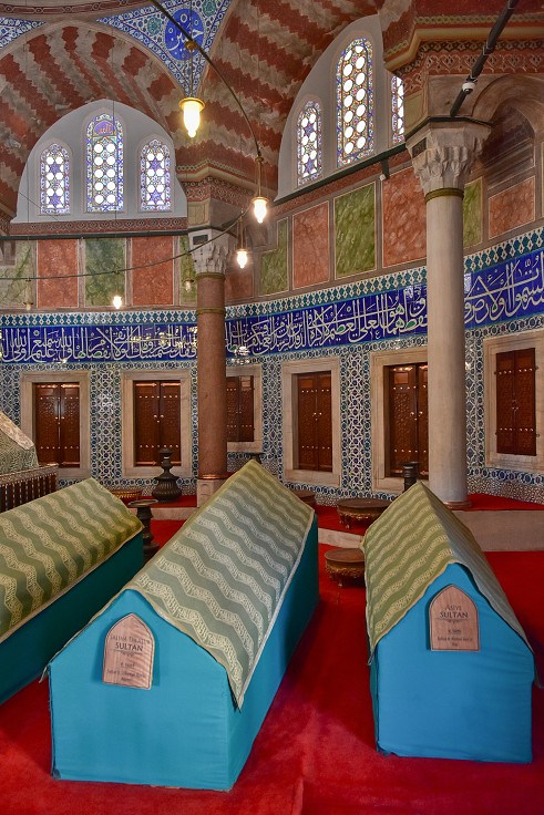 Istanbul - Hrobka sultánů, areál Sulejmanovy mešity 
