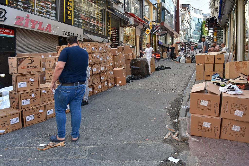Istanbul - Ranní přípravy otvíračku, Staré město 