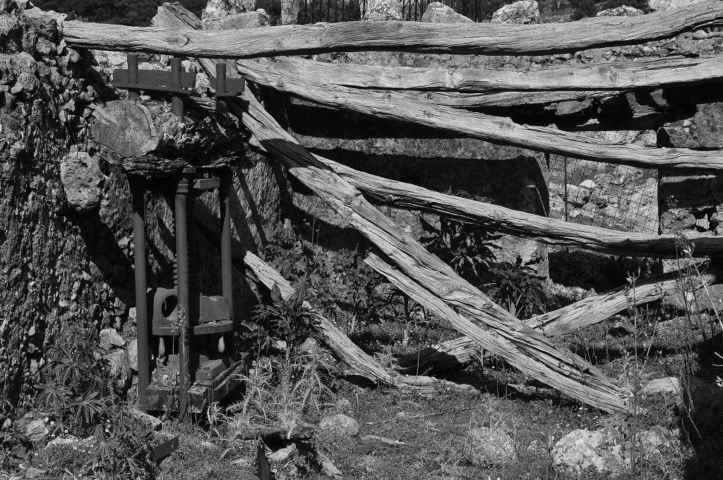 Kréta - skoroopuštěná ves Arádhena 