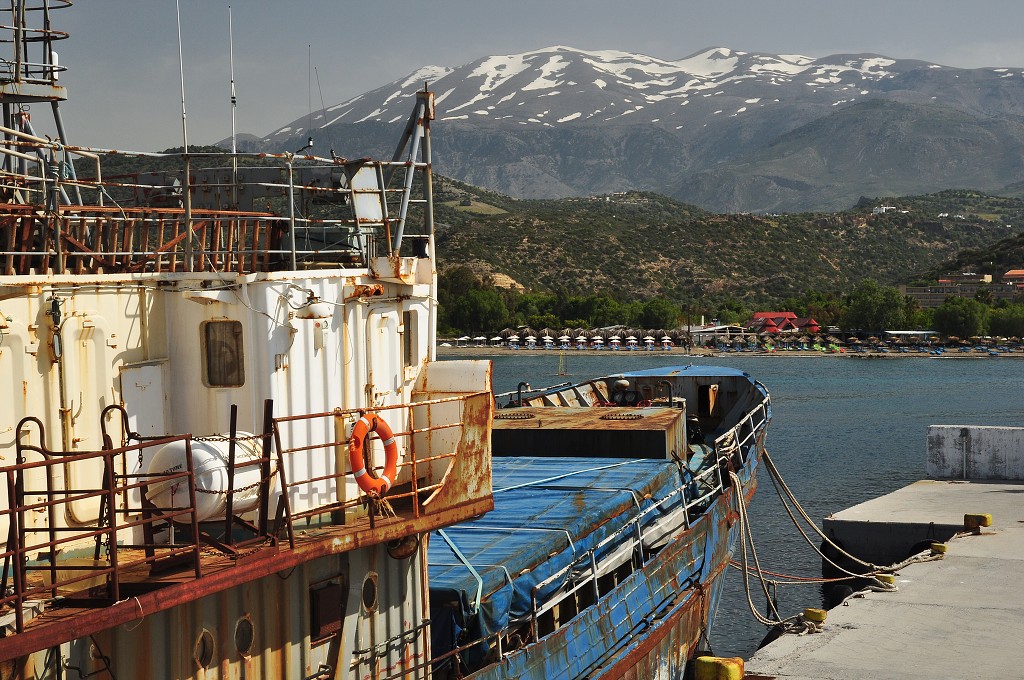 Kréta - plážové slunečníky a sníh, Agia Galini 