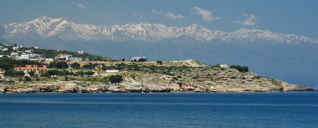 Kréta - Rethimnon, vzadu pohoří Lefka Ori 