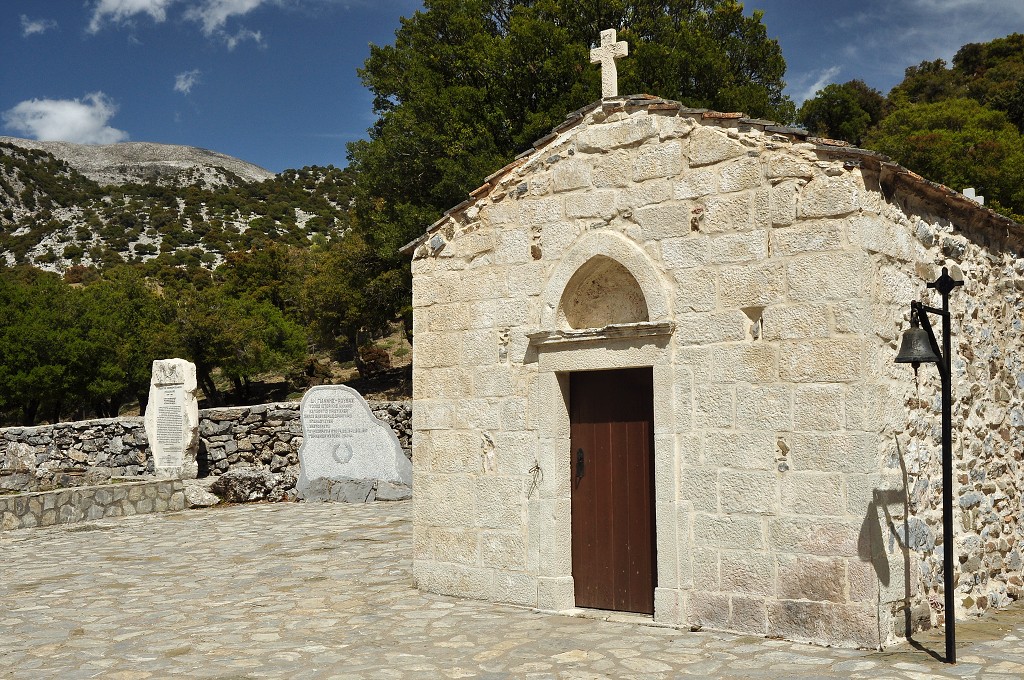 Kréta - kaple Agios Ioannis nad soutěskou Rouwas 