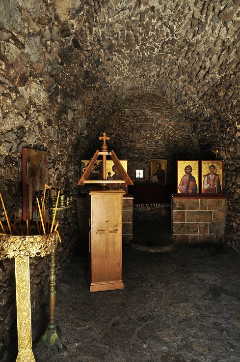 Kréta - kaple Agios Ioannis nad soutěskou Rouwas 