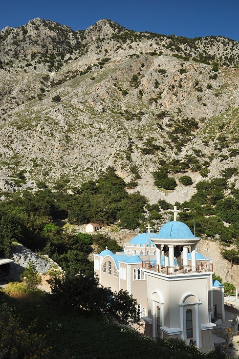 Kréta - klášter Agios Nikolaos u ústí soutěsky Rouwas 