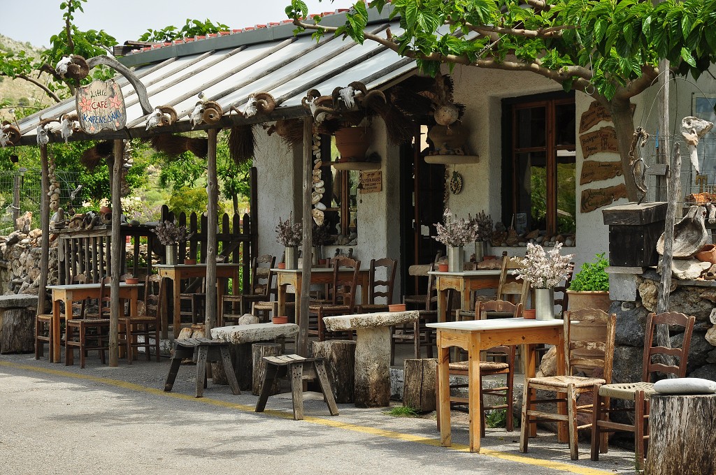 Kréta - taverna v horské vsi Kallikratis 