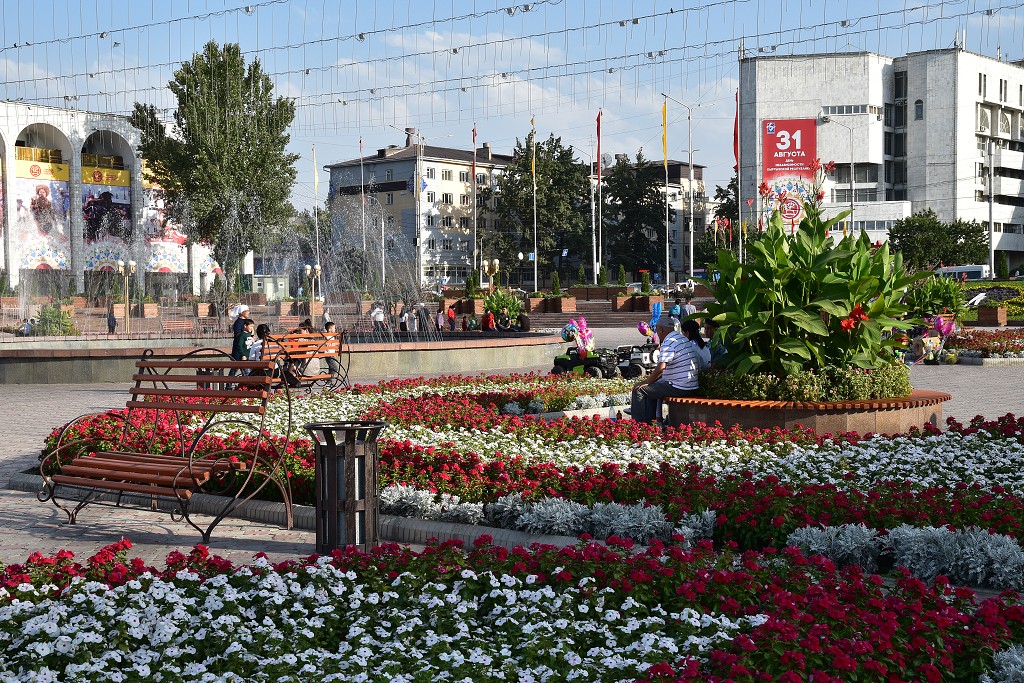 Kyrgyzstán - Náměstí Ala-Too, Biškek 
