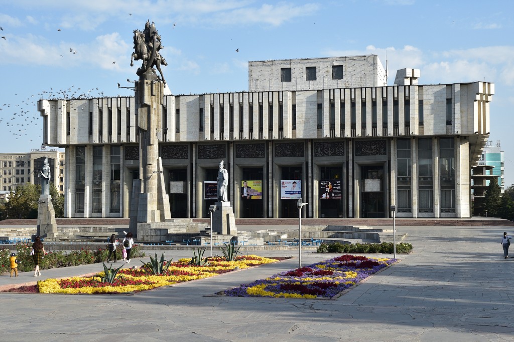 Kyrgyzstán - filharmonie, Biškek 
