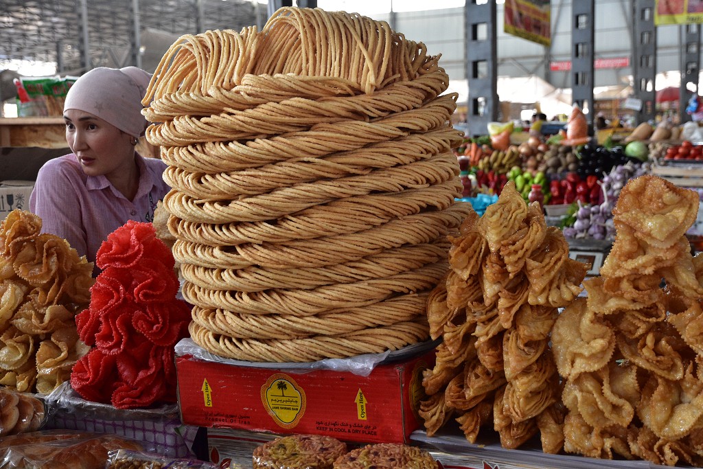 Kyrgyzstán - Ošský bazar, Biškek, Kg 