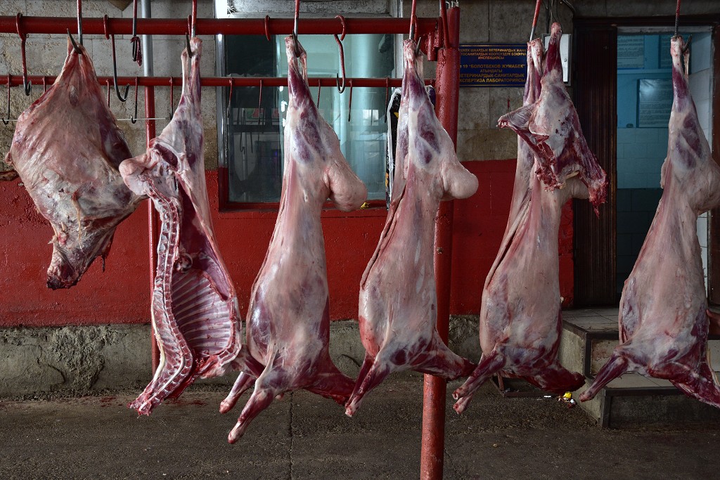 Kyrgyzstán - Ošský bazar, Biškek, Kg 