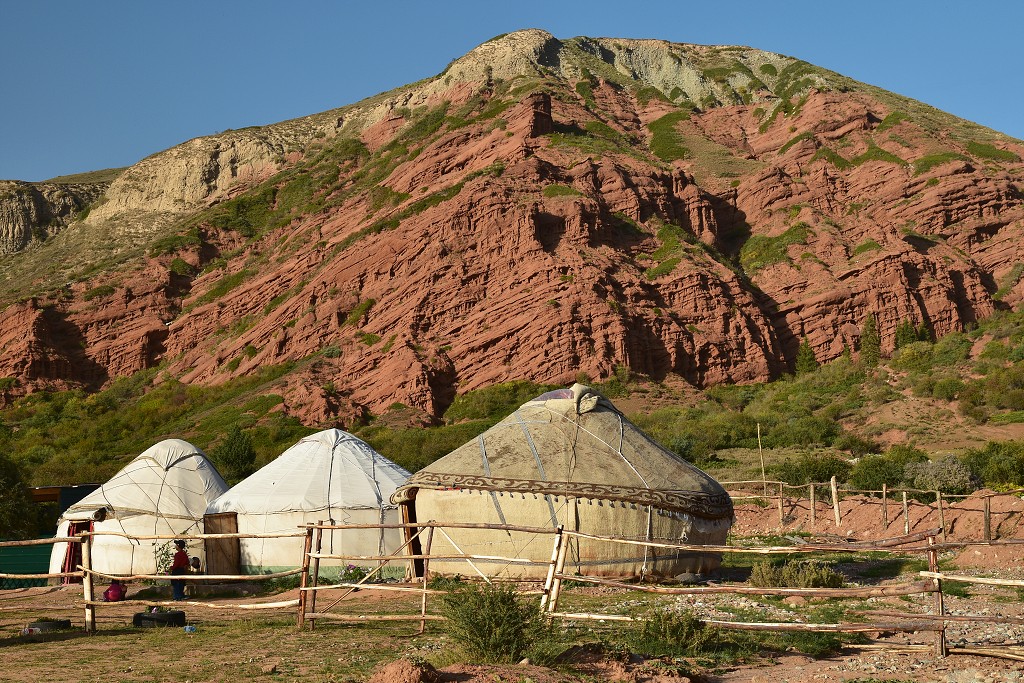 Kyrgyzstán - údolí Žeti-Ögüz, u Karakolu 