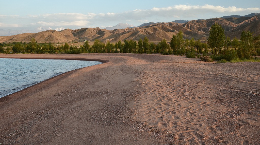 Kyrgyzstán - již. břeh Issyk-Kulu u Tosoru 