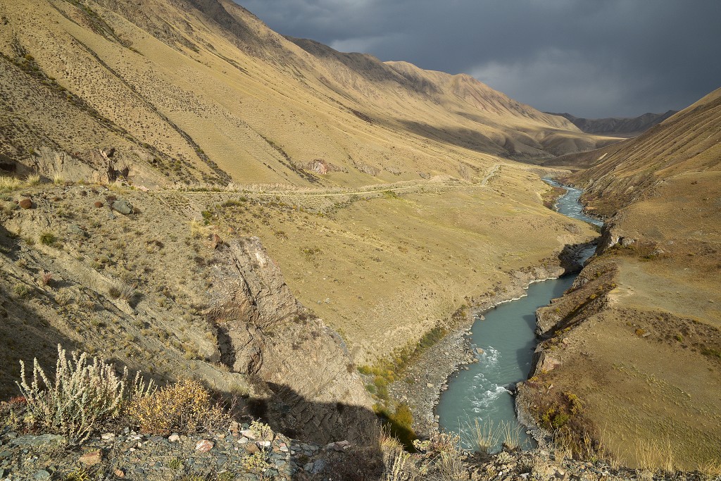 Kyrgyzstán - řeka Balgart, již. od Terskey Alatau 