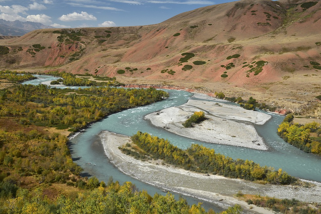 Kyrgyzstán - ř. Malý Naryn (Kiči Naryn) u vsi  Eki-Narynu 