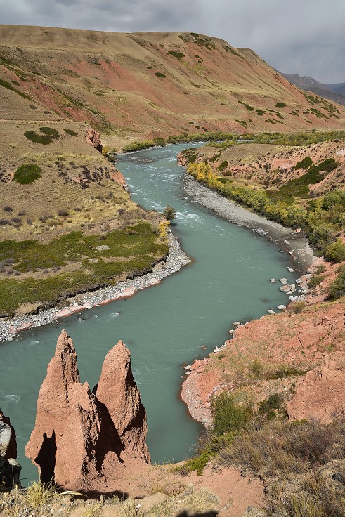 Kyrgyzstán - Malý Naryn u ústí do Narynu 