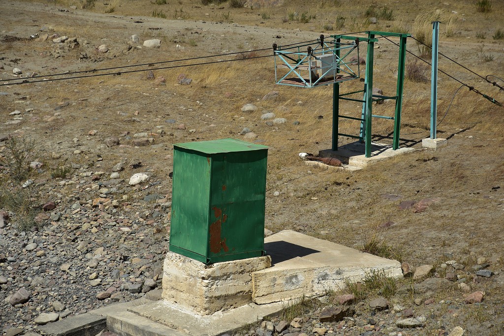 Kyrgyzstán - lanovka přes řeku Naryn 