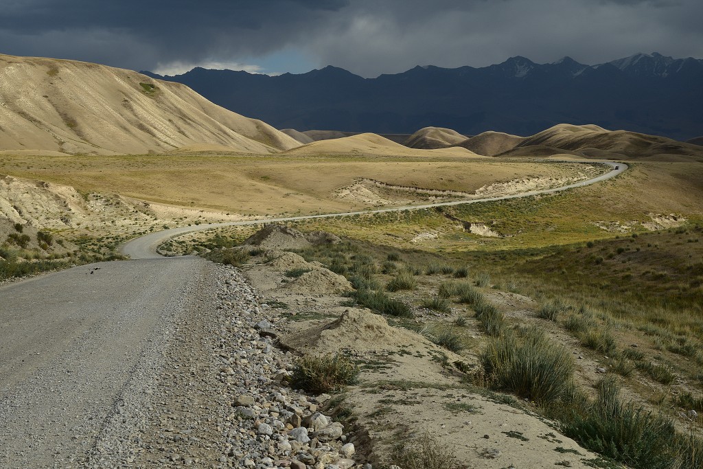 Kyrgyzstán - mezi Narynem a Ak-Muz 