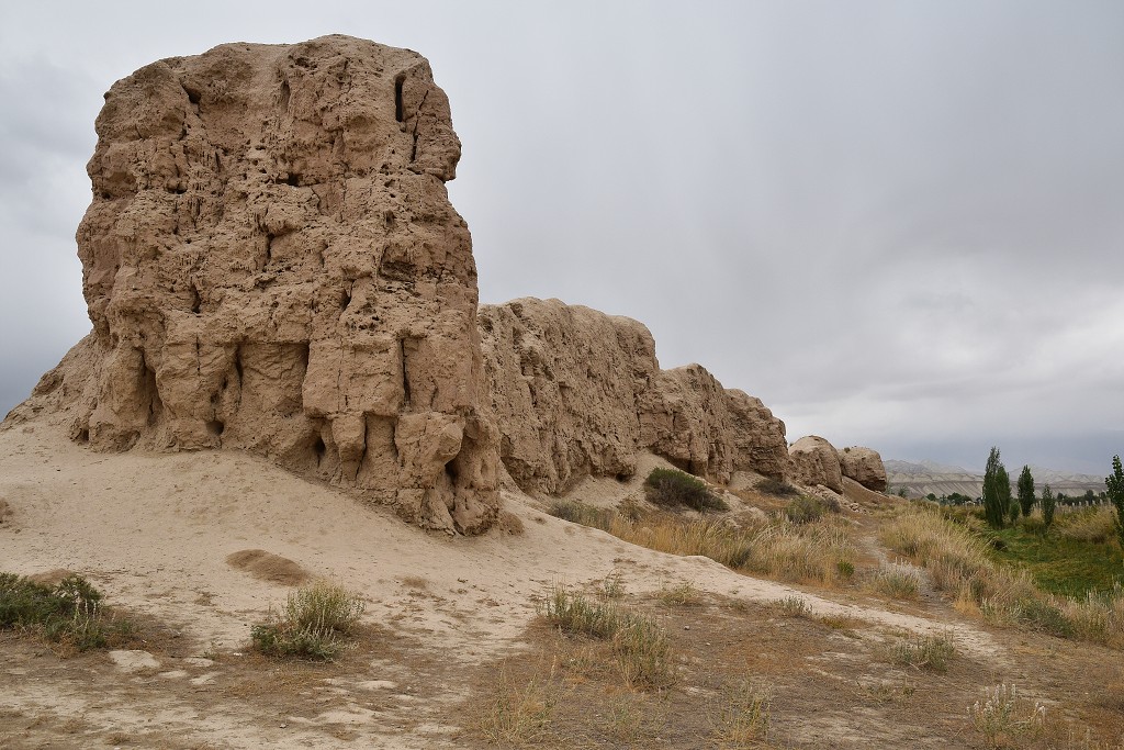 Kyrgyzstán - ruiny pevnosti Košoj Korgon z 13 stol. u At-Bashi 