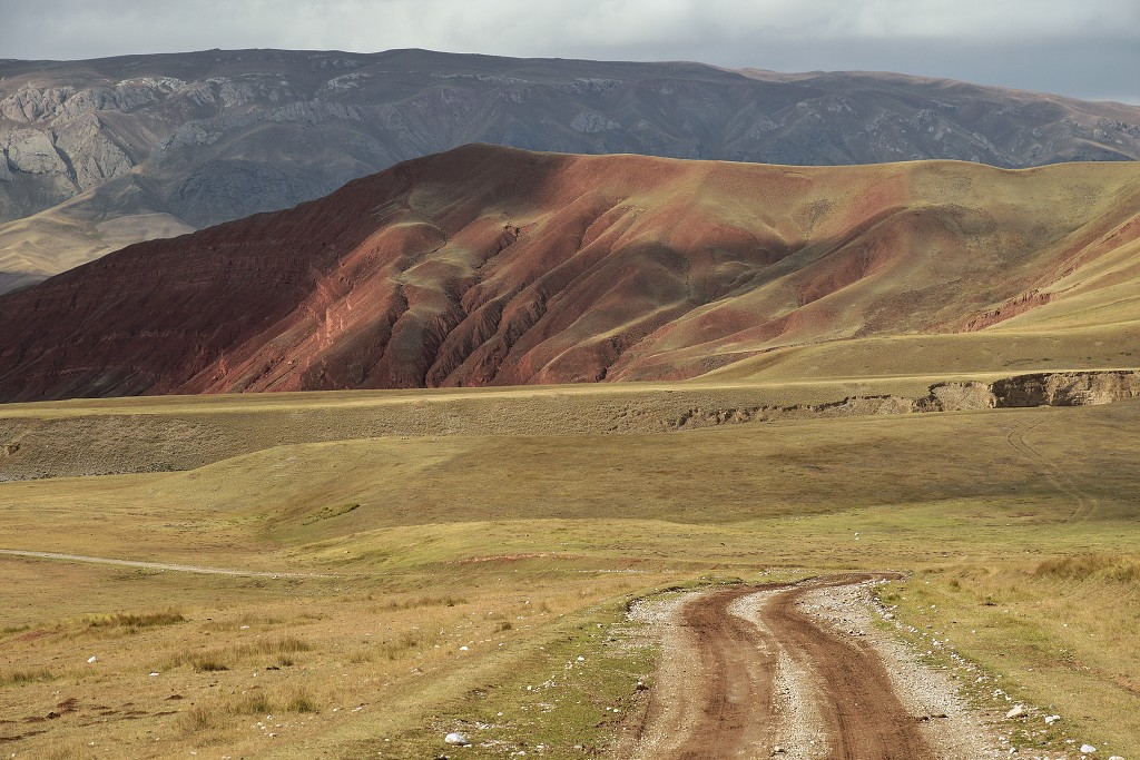 Kyrgyzstán - silnice od Taš Rabat do Baetova 