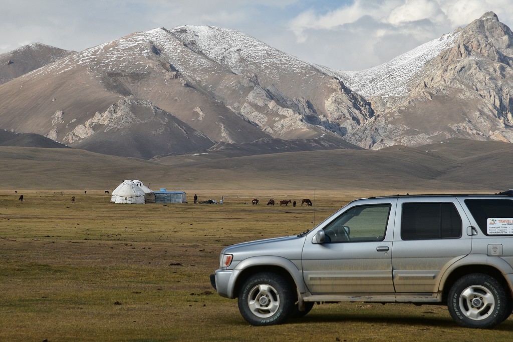 Kyrgyzstán - u jezera  Song-Köl (3016 m) 