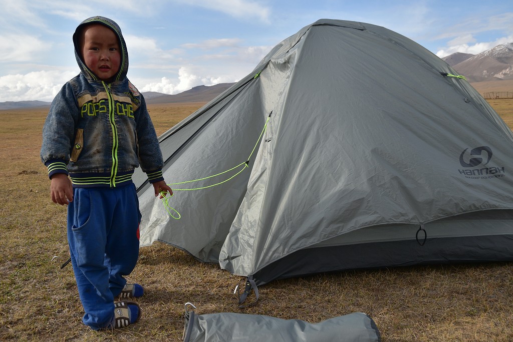 Kyrgyzstán - u jezera  Song-Köl (3016 m) 