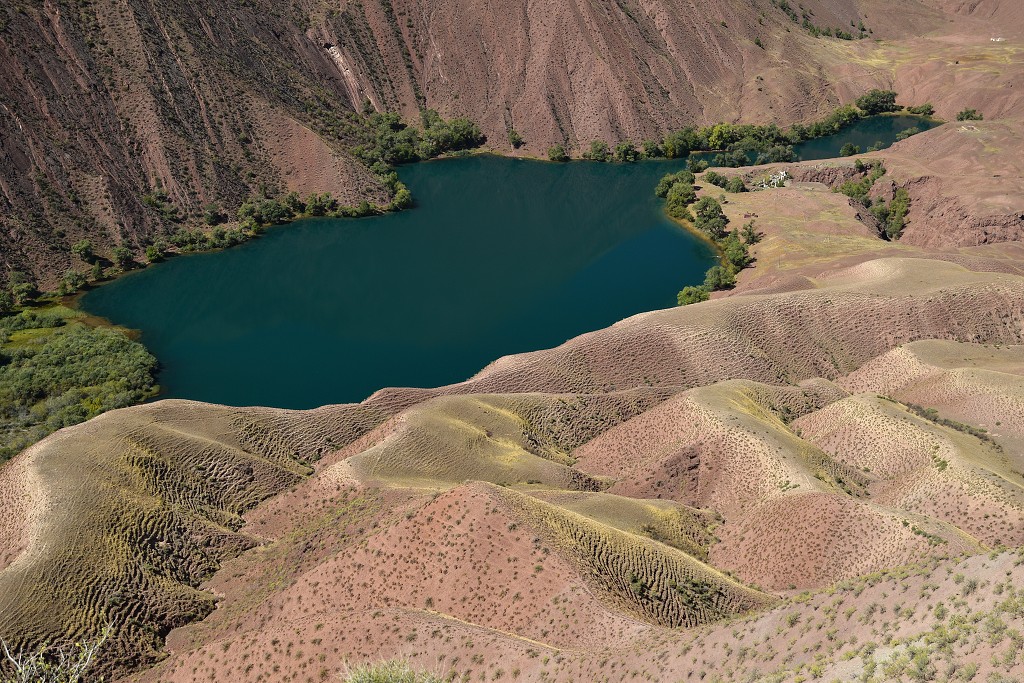 Kyrgyzstán - jezero Ak-Köl, jz. od Čajeku 