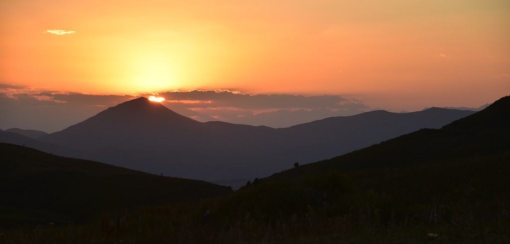Kyrgyzstán - na cestě mezi ř. Kökömeren a osadou Noot-Toluk 
