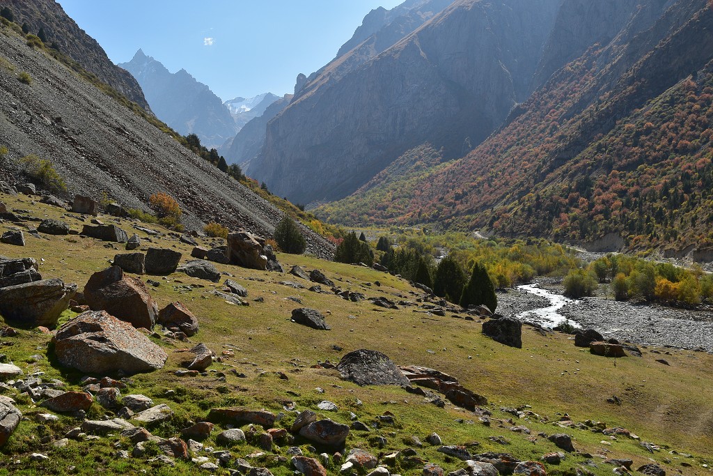 Kyrgyzstán - kaňon Sokuluk, Kyrgyz. Alatau, již. od Biškeku 