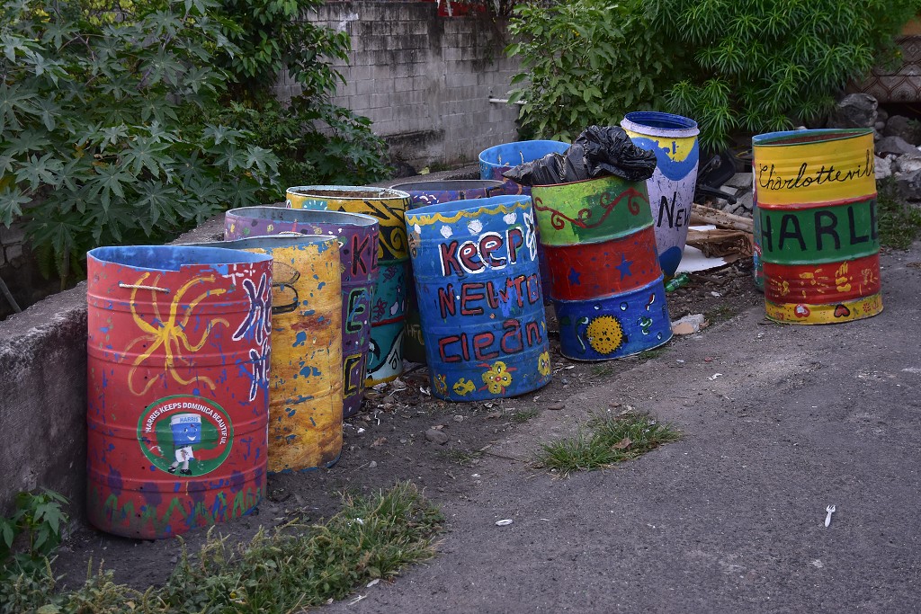 Malé Antily - Dominica, Roseau - hl. město