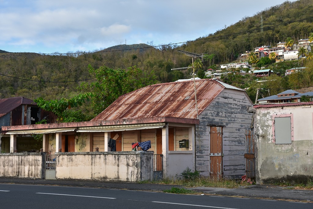 Malé Antily - Guadeloupe, záp. pobř. Bas Galets, proti Pigeon Island