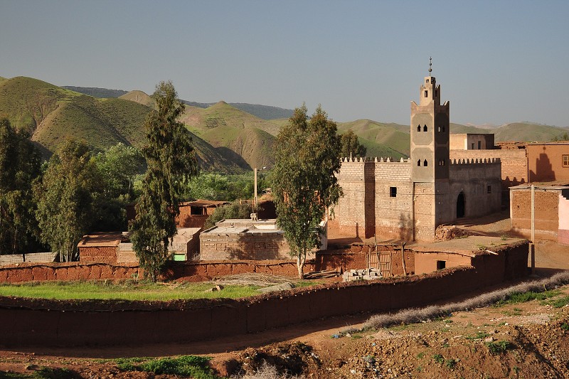 Maroko - podhůří Atlasu - z Marrakeše na sedlo Tizi'n Tichka 