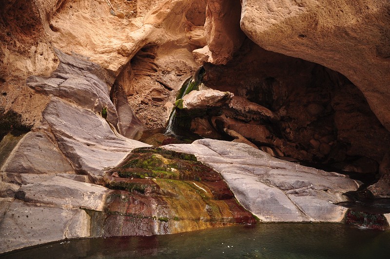 Maroko - pěší túra údolím nad vsí Aguelliz 