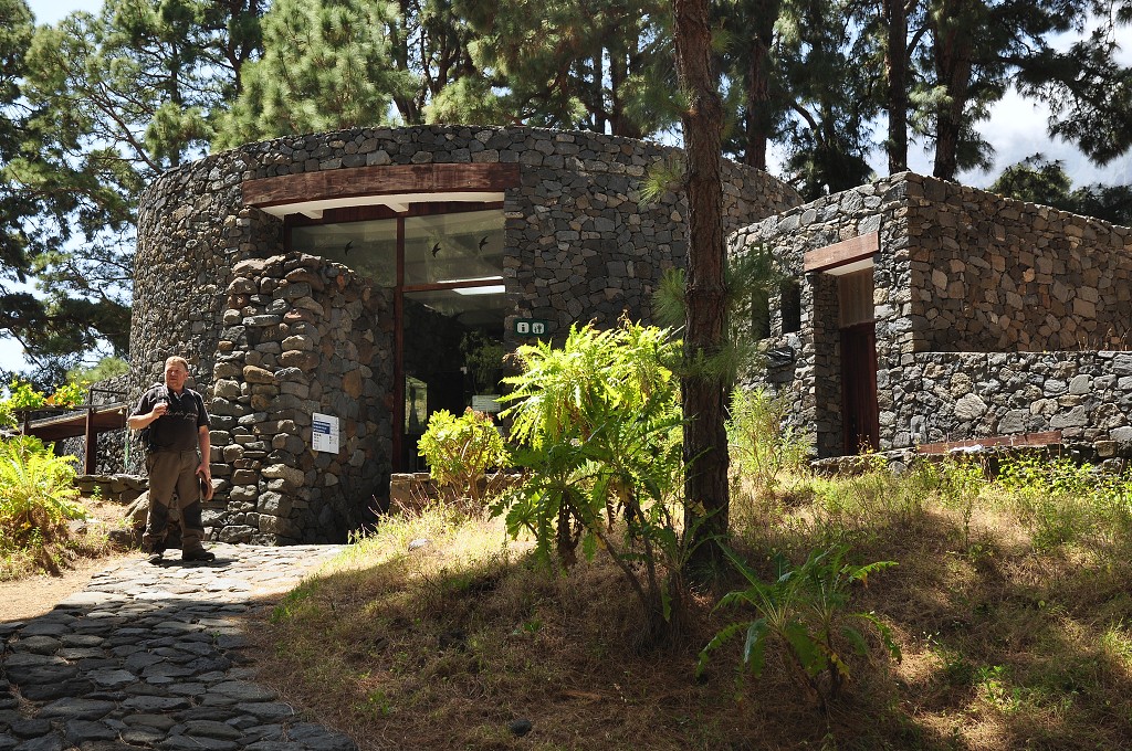 La Palma - Kanáry 2015 - budova n.p., dno kaldery de Taburiente 