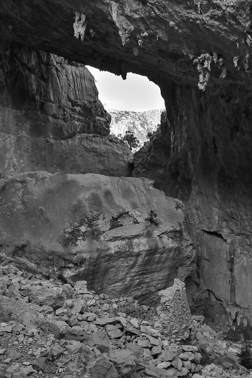 Sardinie - Nuraghské sídliště Tiscali 